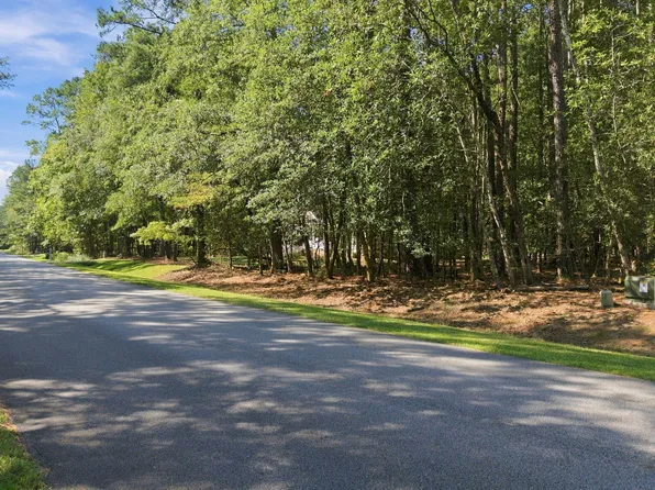 208 Pamlico River Drive, Washington, NC 27889