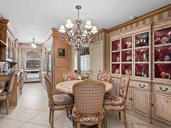 5th image of 35 E 75th St #10E