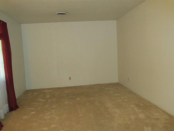 4th image of 2010 Bowling Green St