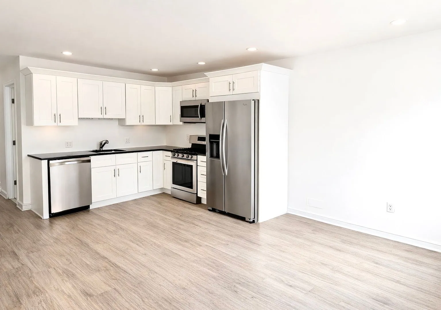 2217 Reed St — Photo 3