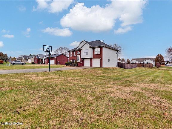 4th image of 565 Helmwood Cir