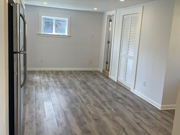 3rd image of 802 Dante St