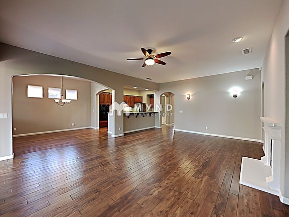 3rd image of 3082 Benton St