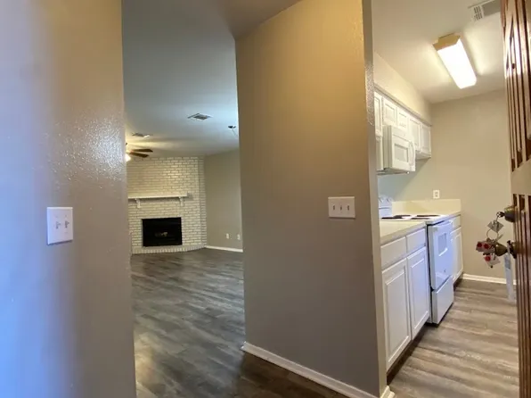 1305 W Villa Maria Rd APT E202, Bryan, TX 77801