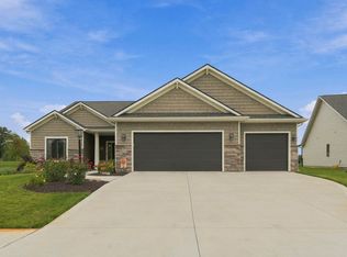 18764 Eisley Cv, Auburn, IN 46706