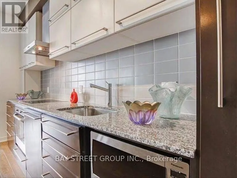 770 Bay St #1812 — Photo 3