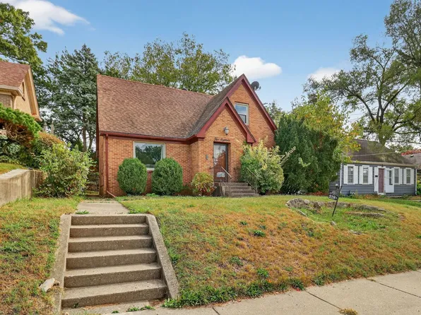 218 S Rockford Ave, Rockford, IL 61104