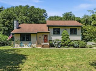 401 Gondola Ave, Jamestown, RI 02835