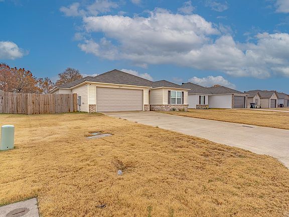 4th image of 5141 Yukon Dr