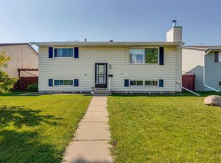 43 N Oak St, Red Deer, AB T4P 1R8