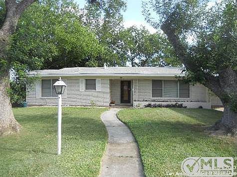 1st image of 638 Shadywood Ln
