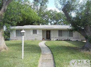 638 Shadywood Ln, San Antonio, TX 78216