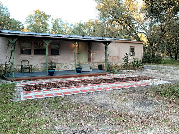 2nd image of 120 Gloria Dr