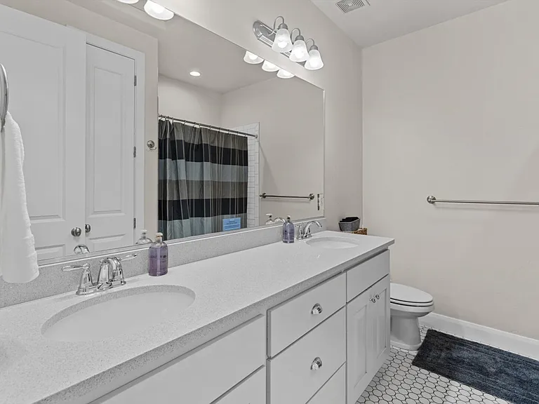 N Coral Ridge Dr — Photo 14