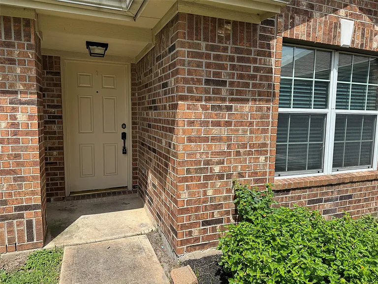 15807 Kings Cypress Ln — Photo 3