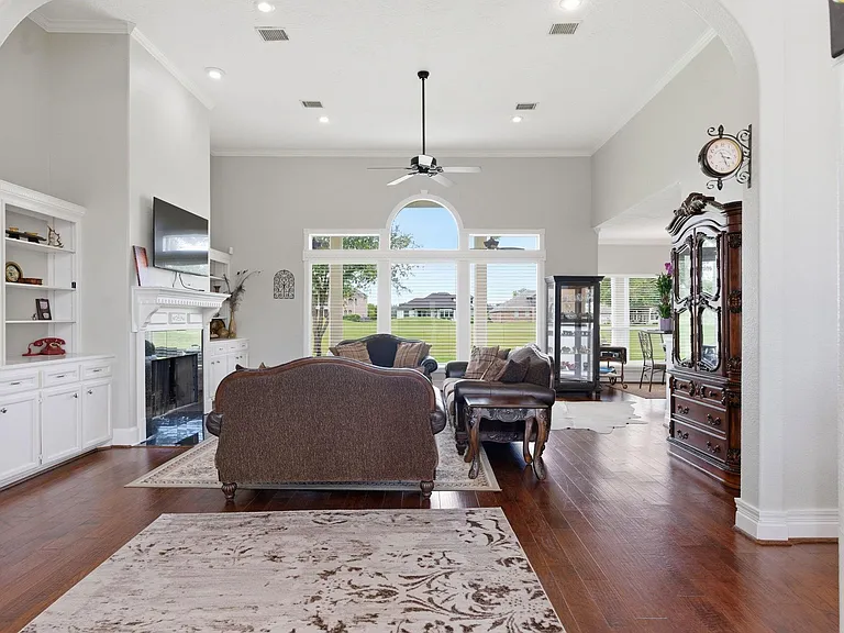 108 Somerton Dr — Photo 31