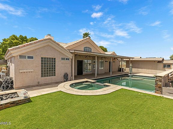 4th image of 3052 E NORA Street