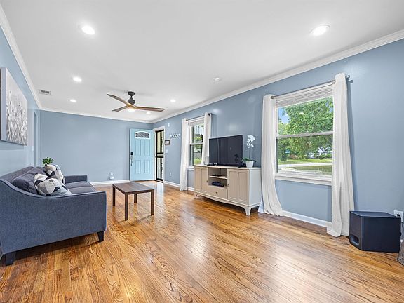 3rd image of 1068 Goodman St