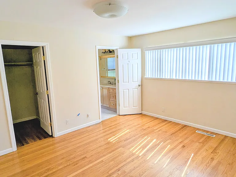 5850 Amapola Dr — Photo 8
