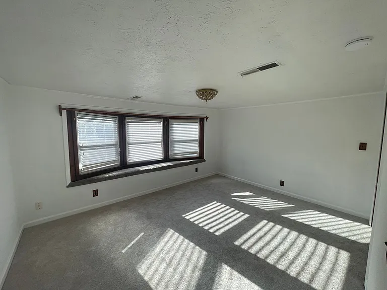 1008A E Denim Dr — Photo 21