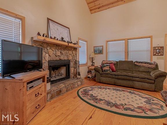 5th image of 165 Wild Ridge Rd