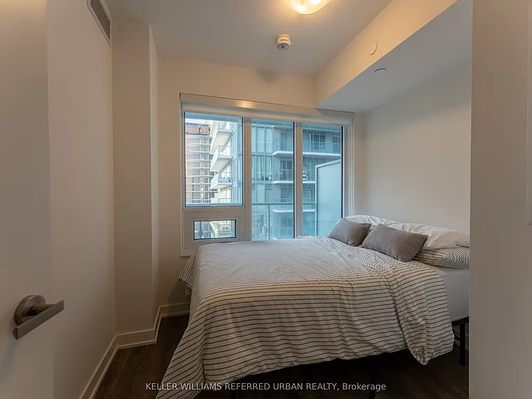 195 Redpath Ave #1012 — Photo 8