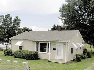 1515 16th Ave NE, Hickory, NC 28601