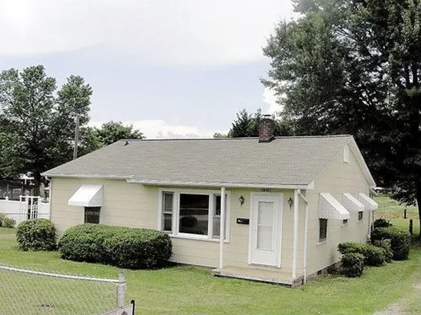 1515 16th Ave NE, Hickory, NC 28601