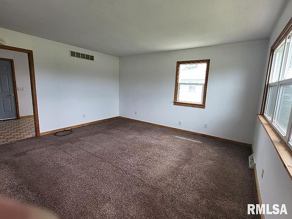 3rd image of 706 S East St