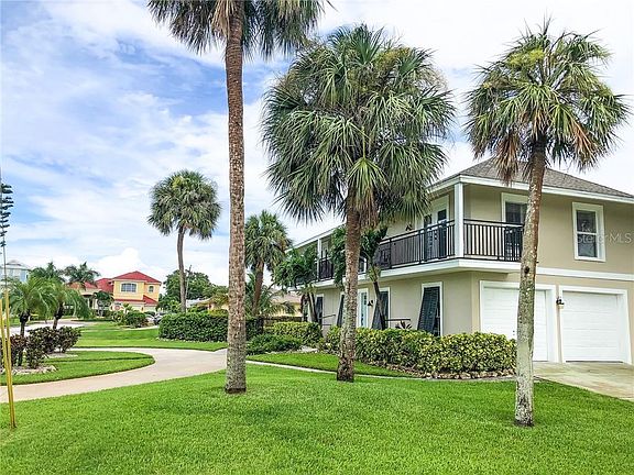 4th image of 2605 Hibiscus Dr W