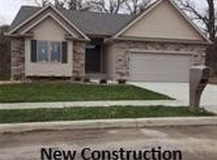 520 Parkside Dr, Niles, OH