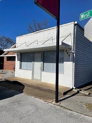 1st image of 209 W Gordon Ave
