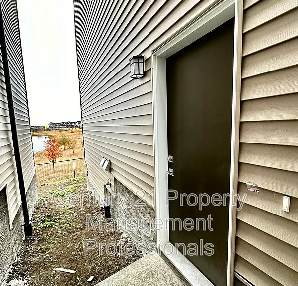 29th Ave NW #19135 — Photo 2