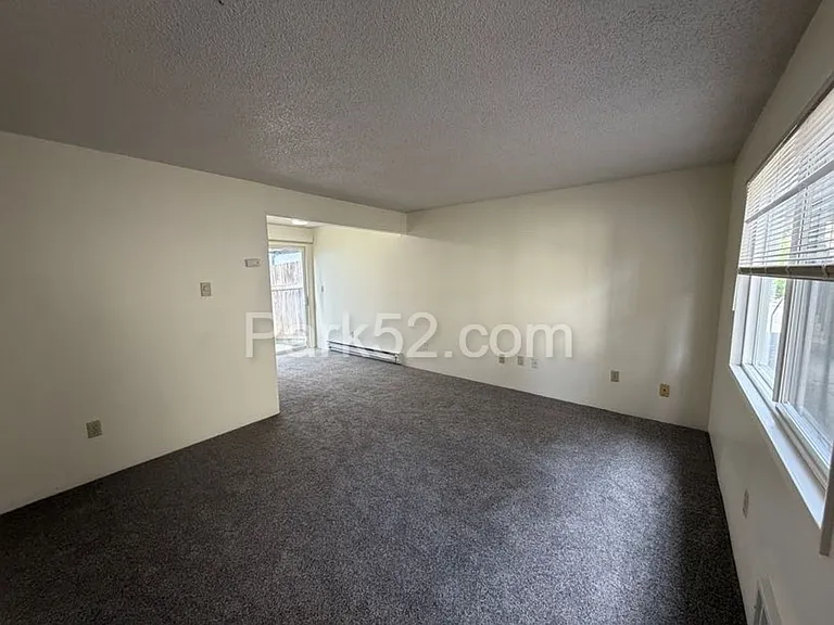 631 N Fife St #3 — Photo 3