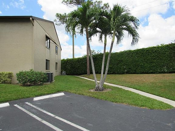 4th image of 523 Shady Pine Way APT C2