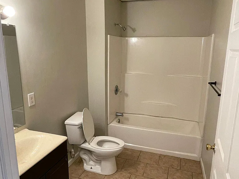 460 Broad St #203 — Photo 6