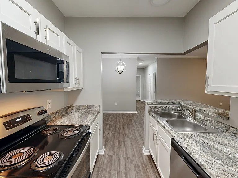 Burlington Oaks Apartments — Photo 42
