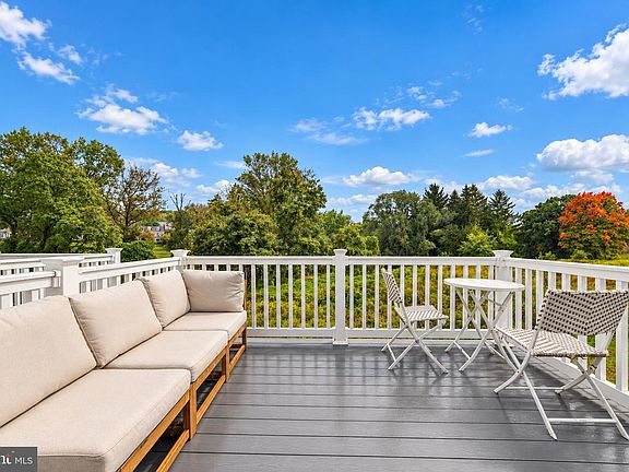 3rd image of 7956 Milltown Cir