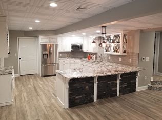 25 Hawthorne Dr, Hershey, PA 17033