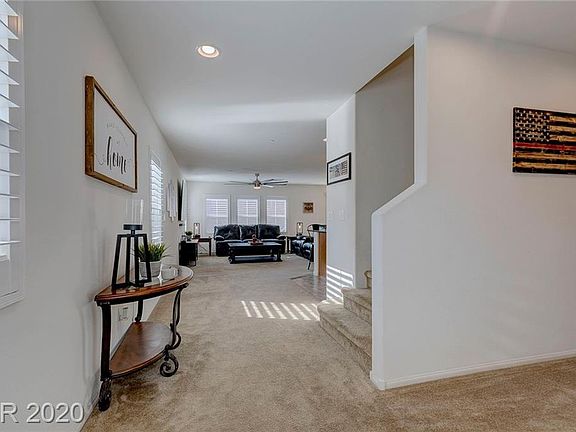 3rd image of 923 Harbor Ave