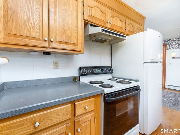4th image of 1419 Poquonock Avenue