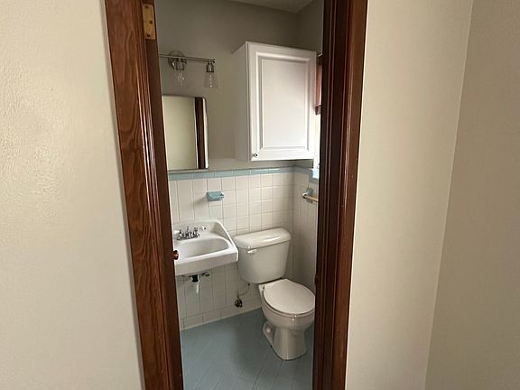 5th image of 2208 W Cedar Ave