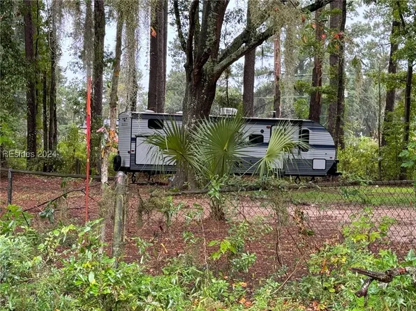 18 Windwood Ln, Seabrook, SC 29940
