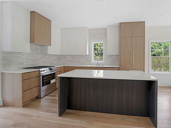 3rd image of 68 Foster Ave Unit 23