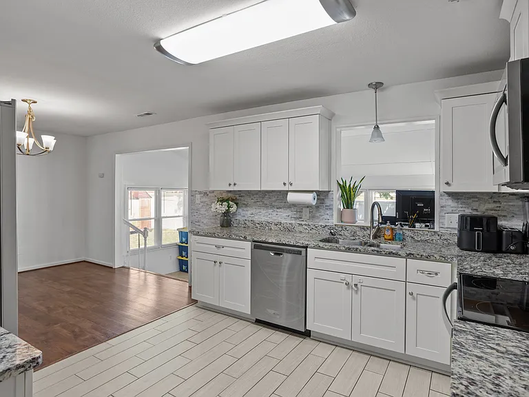 1810 Mehrens Ct — Photo 14