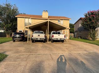 515 & 517 E Norwood Cir, Arlington, TX 76013