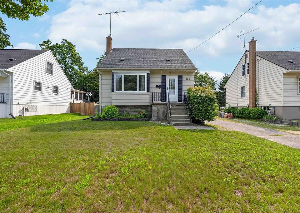 1st image of 722 Woodhaven Ave