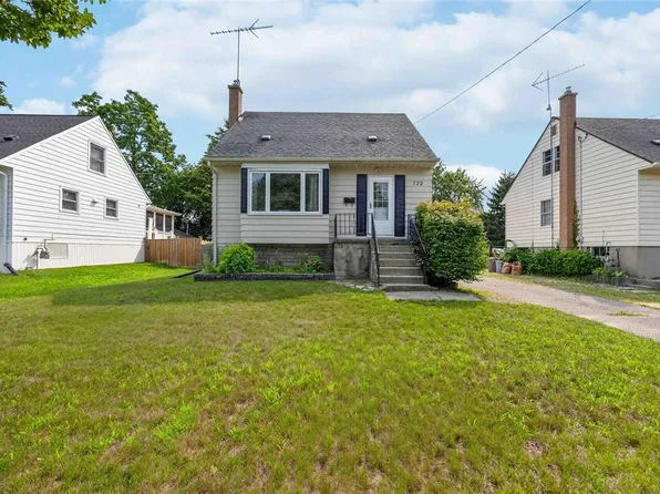 722 Woodhaven Ave, Sarnia, ON N7S 2W1