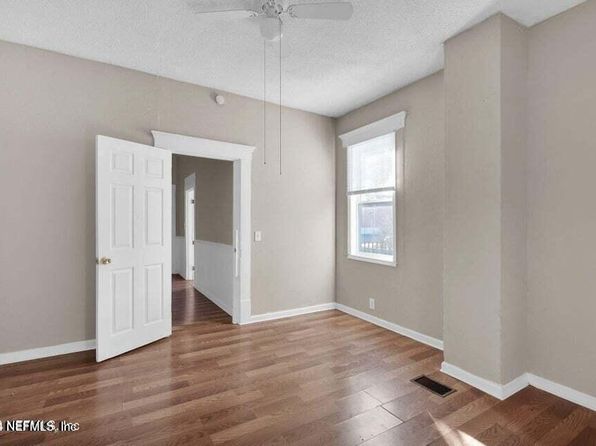 jacksonville-florida-154626375 picture