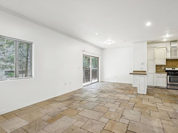 5th image of 917 N Sierra Bonita Ave #2